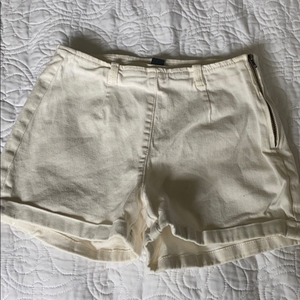 High wasted shorts